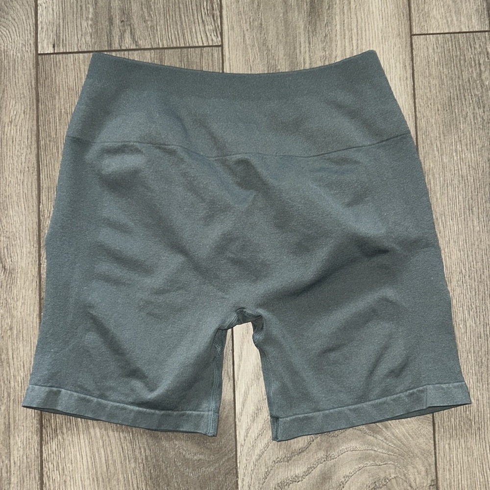 AUROLA Dark Gray Biker Shorts Size Medium - Picture 3 of 3